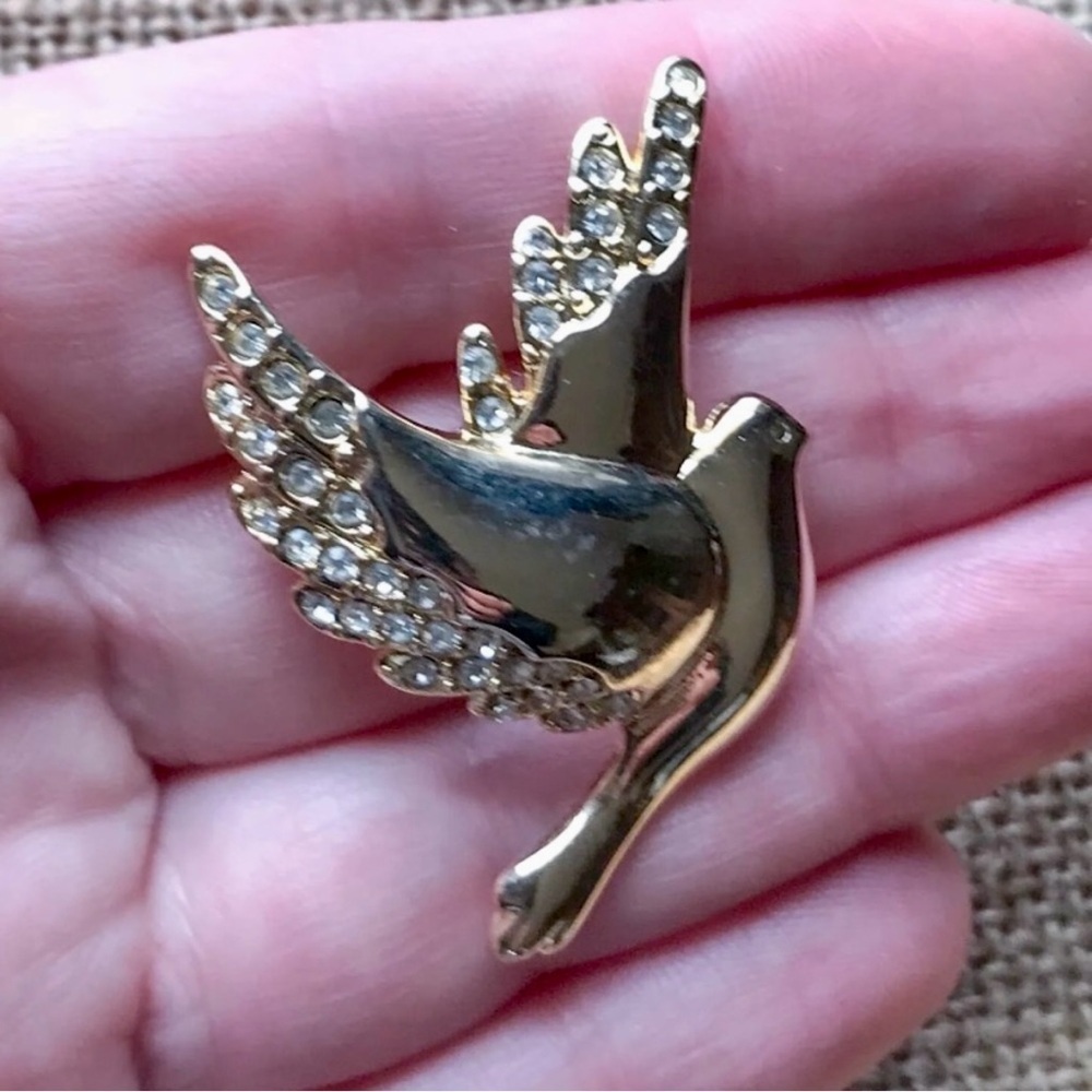 Vintage Monet Gold Tone Dove Brooch Pin Gold Tone Rhinestone Jewelry Bird - Picture 2 of 5